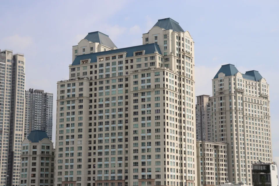 Đội ngũ chuyên viên tại văn phòng